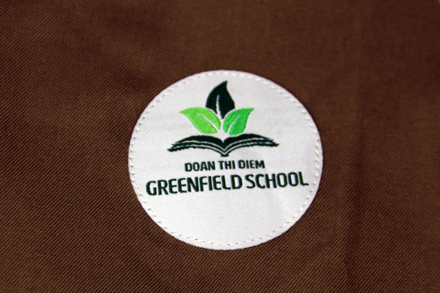 Mẫu thêu logo áo đồng phục trường Đoàn Thị Điểm